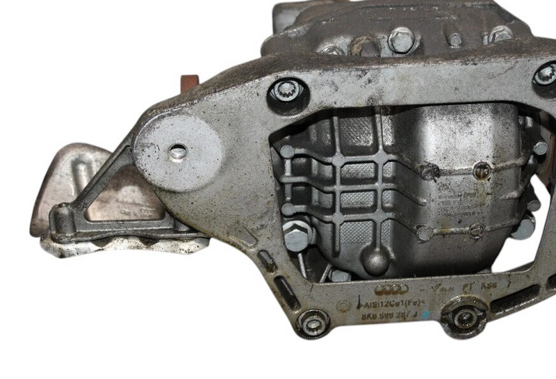 Load image into Gallery viewer, 12-18 Audi A6 A6 Quattro Rear Axle Differential Diff Carrier Assembly Oem