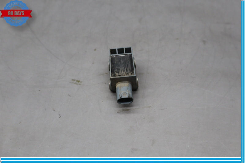 Load image into Gallery viewer, 09-16 BMW 750Li 750Li xDrive Rear Right Door Impact Crash Pressure Sensor Oem