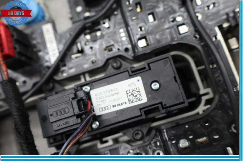 Load image into Gallery viewer, 12-18 Audi A7 Quattro Front Overhead Console Dome Light Lamp Switch Black OEM