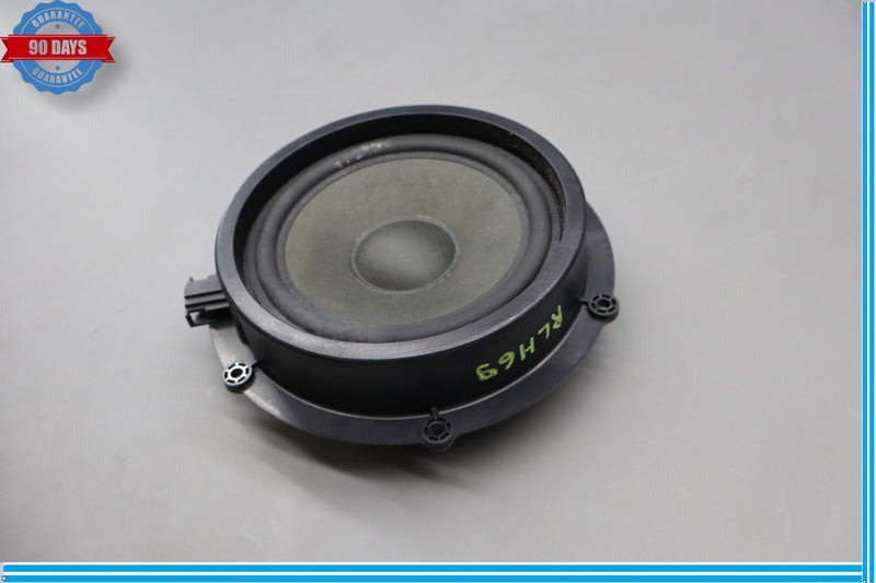 Load image into Gallery viewer, 11-18 Porsche Cayenne 958 Rear Right or Left Door Audio Sound Speaker Woofer Oem