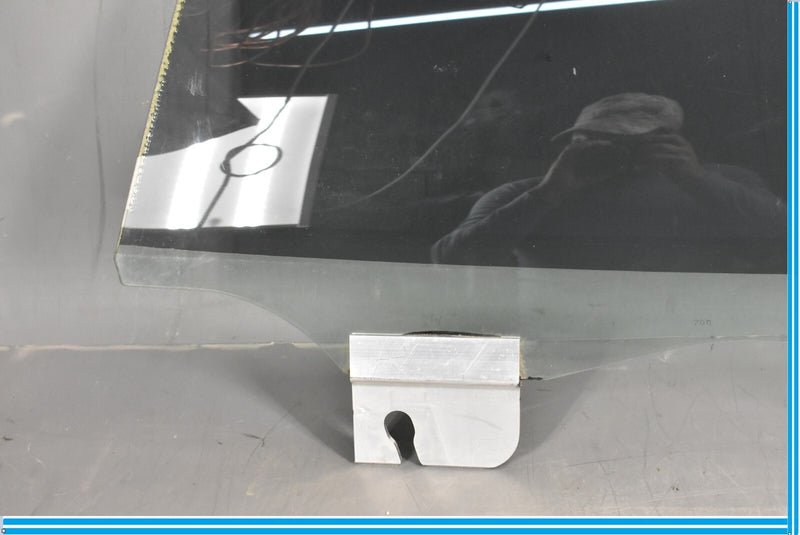 Load image into Gallery viewer, 14-20 Maserati Quattroporte Rear Right Passenger Side Door Window Auto Glass Oem