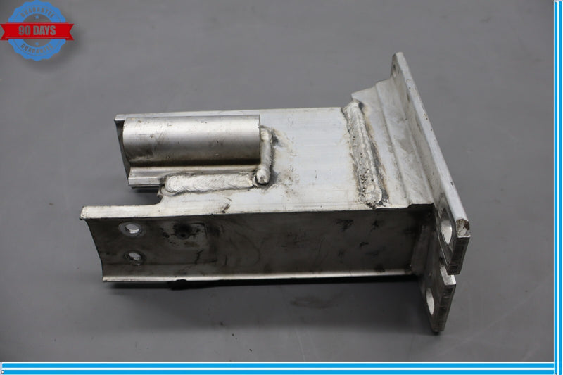 Load image into Gallery viewer, 09-17 Audi Q5 SQ5 Rear Right Passenger Side Bumper Bracket 8R0807134 Oem