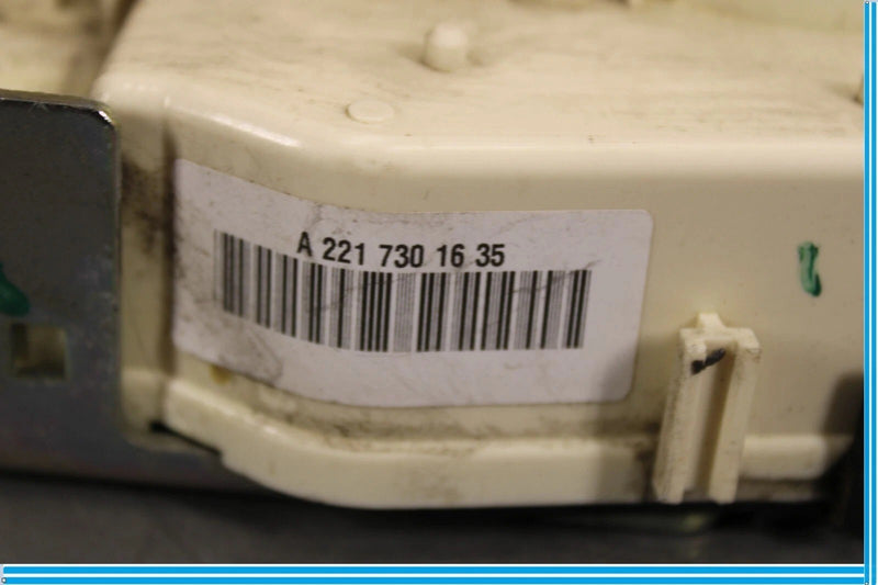 Load image into Gallery viewer, 07-13 Mercedes S550 S600 Rear Right Side Keyless Door Lock Latch Actuator Oem