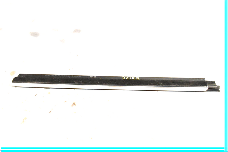 Load image into Gallery viewer, 09-15 BMW 750i 750Li F01 F02 Rear Right Inner Window Channel Cover 7206450 Oem