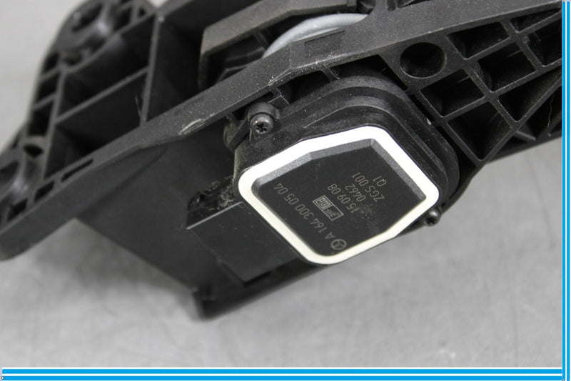 Load image into Gallery viewer, 06-13 Mercedes GL550 GL450 Gas Throttle Pedal Accelerator Oem
