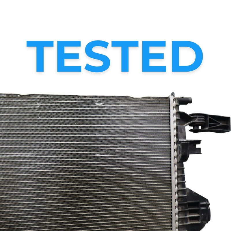 Load image into Gallery viewer, 11-17 Volkswagen Touareg Engine Water Cooling Radiator Assembly 7P0121253 Oem