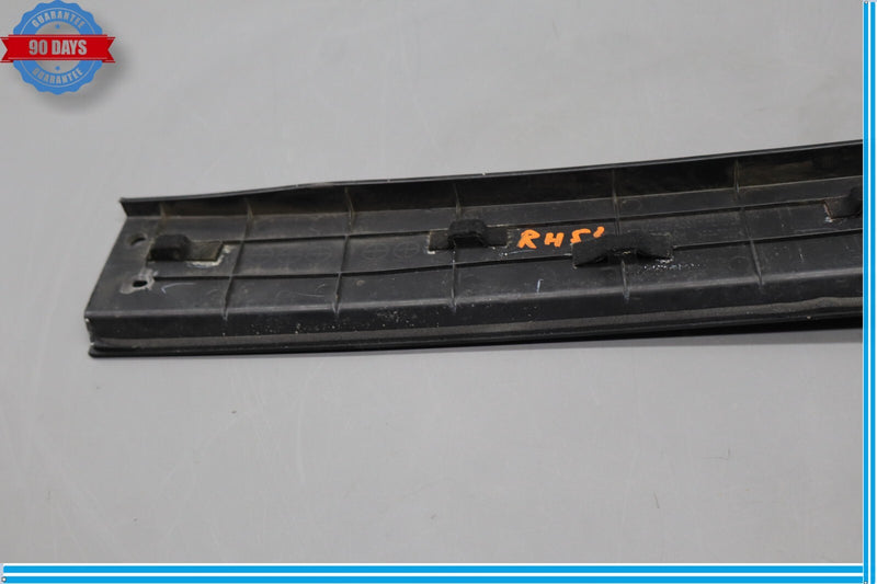 Load image into Gallery viewer, 17-20 Genesis G80 Front Right Passenger Side Fender Seal Trim Ledge Cover Oem