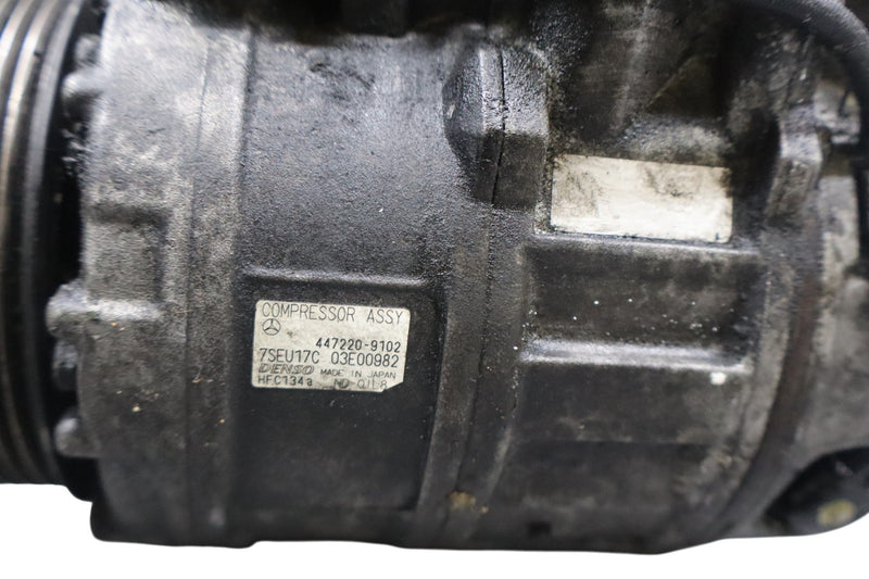 Load image into Gallery viewer, 03-06 Mercedes R230 SL320 SL500 AC A/C Air Conditioning Compressor Pump Oem