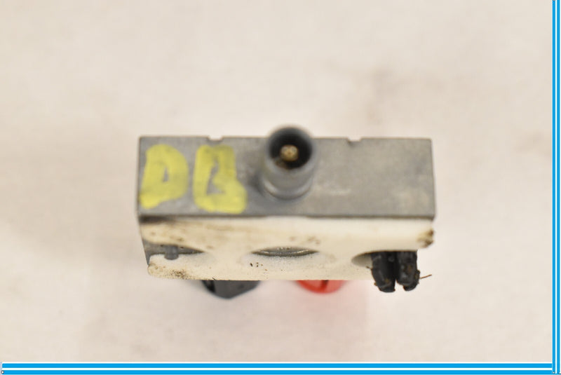 Load image into Gallery viewer, 07-14 Mercedes CL550 CL600 W216 Antenna Amplifier Splitter Connector Oem
