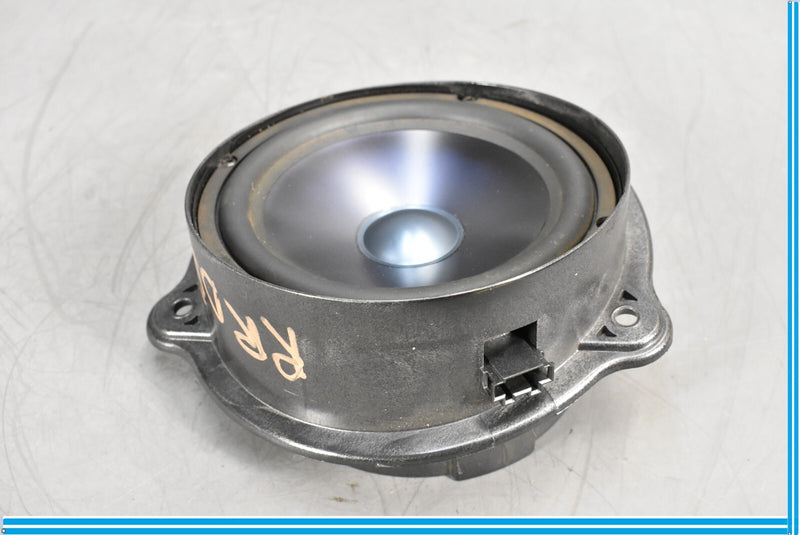 Load image into Gallery viewer, 06-11 Mercedes CLS550 CLS500 W219 Rear Right Passenger Door Speakers Sound Oem