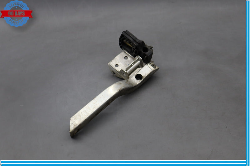 Load image into Gallery viewer, 09-17 BMW 528i 535i GT xDrive Front Right Side Bumper Support Bracket Bar Oem