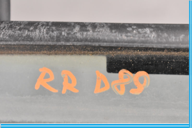 Load image into Gallery viewer, 12-18 Mercedes CLS550 CLS63 W218 Rear Right Side Quarter Window Glass Oem