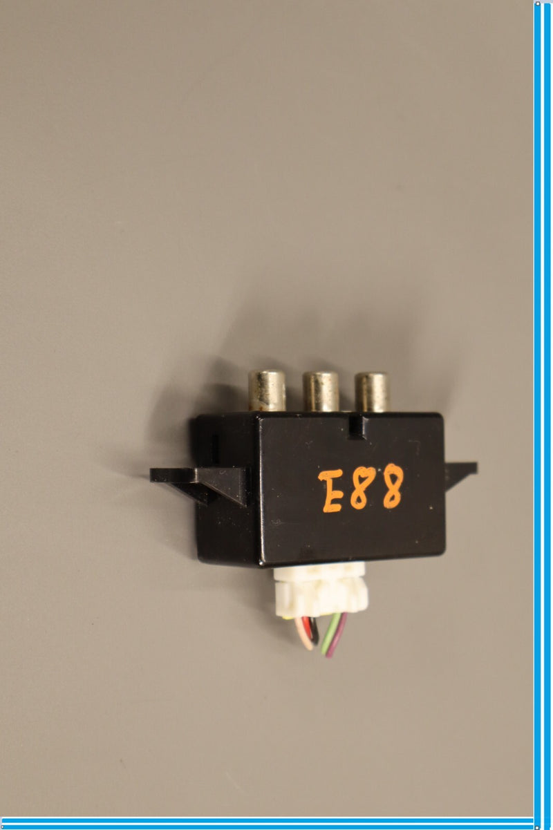 Load image into Gallery viewer, 11-17 Infiniti QX56 QX80 AUX Auxiliary Audio Video Jack RCA Input Oem