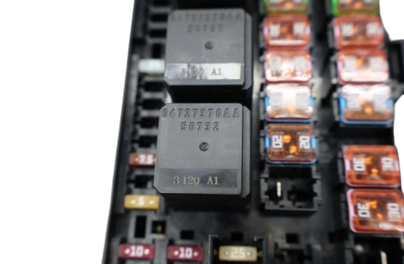 Load image into Gallery viewer, 14-21 Maserati Ghibli S Power Distribution Fuse Relay Box Block 7154763030 Oem