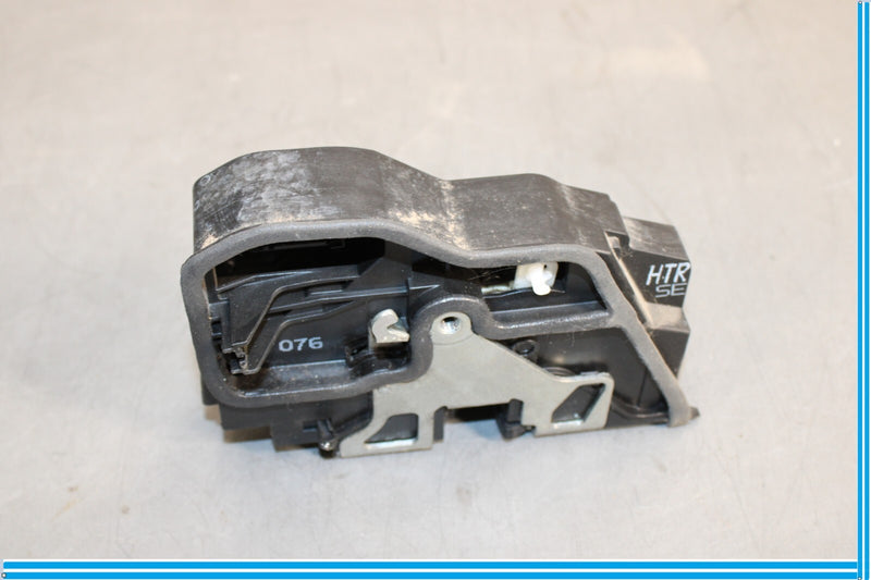 Load image into Gallery viewer, 07-13 BMW X5 E70 Rear Right Passenger Side Door Lock Latch Actuator Oem