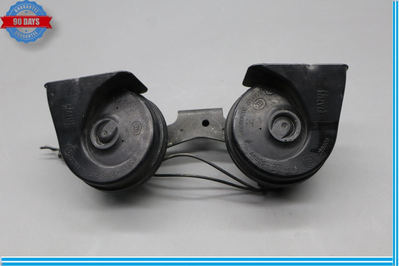 Load image into Gallery viewer, 14-24 Jaguar X152 F-Type Horn Alarm Signal Pair Set W/ Bracket Black Oem