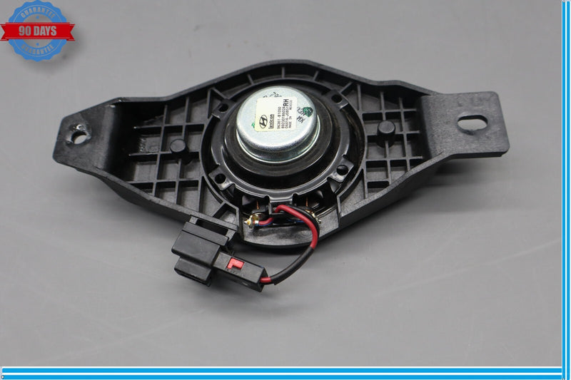 Load image into Gallery viewer, 15-20 Hyundai Genesis G80 Rear Right Shelf Tweeter Speaker Lexicon Oem