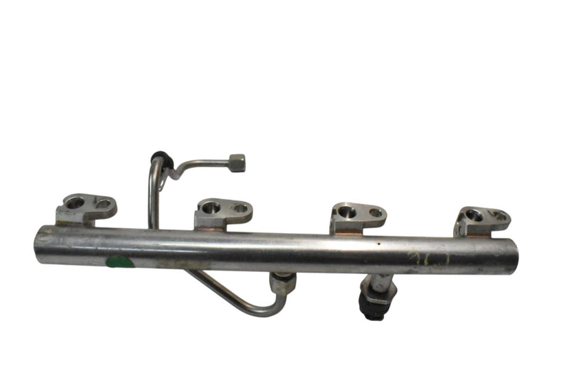 Load image into Gallery viewer, 14-20 Maserati Quattroporte GTS 3.8L V8 Fuel Rail w/ Injectors 000293546 Oem