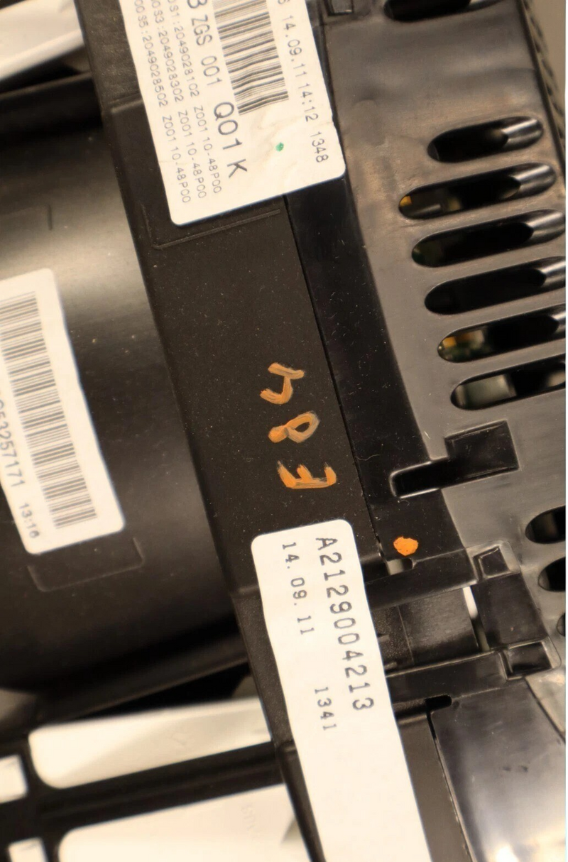 Load image into Gallery viewer, 10-13 Mercedes E500 E350 CLS550 Instrument Cluster Gauge Speedometer OEM