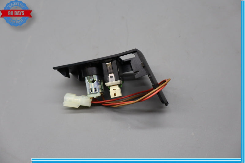 Load image into Gallery viewer, 09-15 BMW 750Li 750Li xDrive Auxiliary Aux In Audio Socket Port Plug Unit Oem