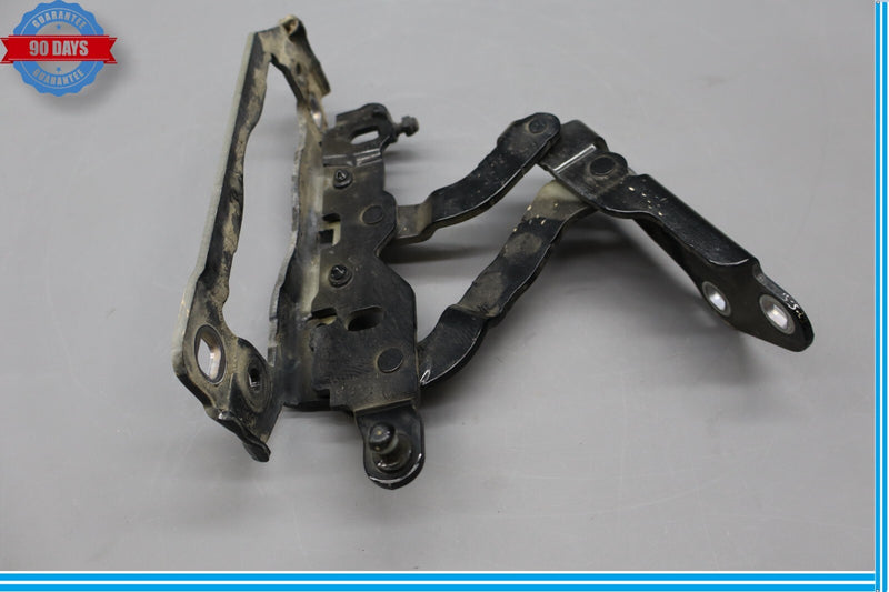 Load image into Gallery viewer, 12-18 Mercedes CLS550 W218 Front Right Passenger Side Bonnet Hood Hinge Oem