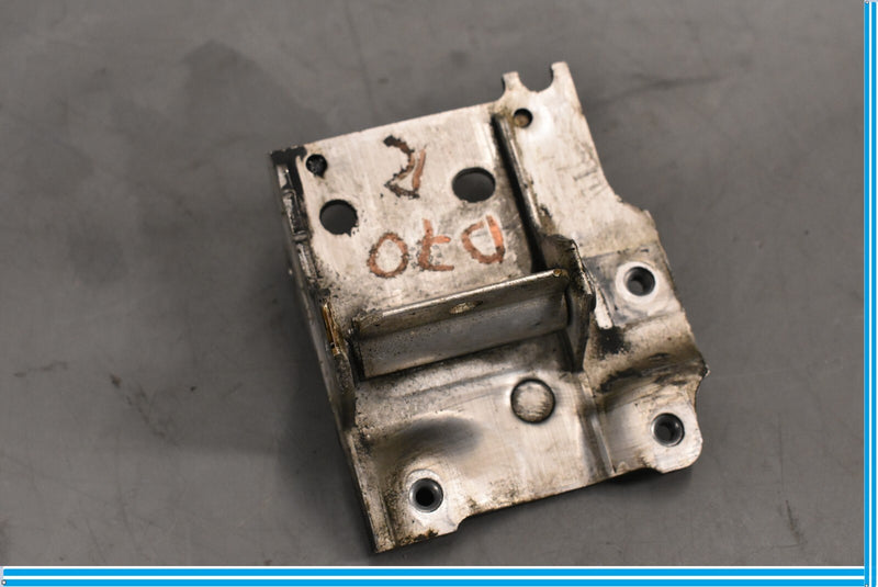 Load image into Gallery viewer, 09-15 BMW 750I 750LI F01 F02 Front Right Side Radiator Support Mount Bracket Oem