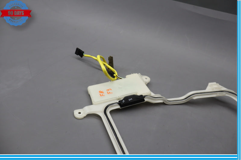 Load image into Gallery viewer, 00-06 Mercedes S600 S500 W220 Front Right Passenger Keyless Go Entry Antenna Oem