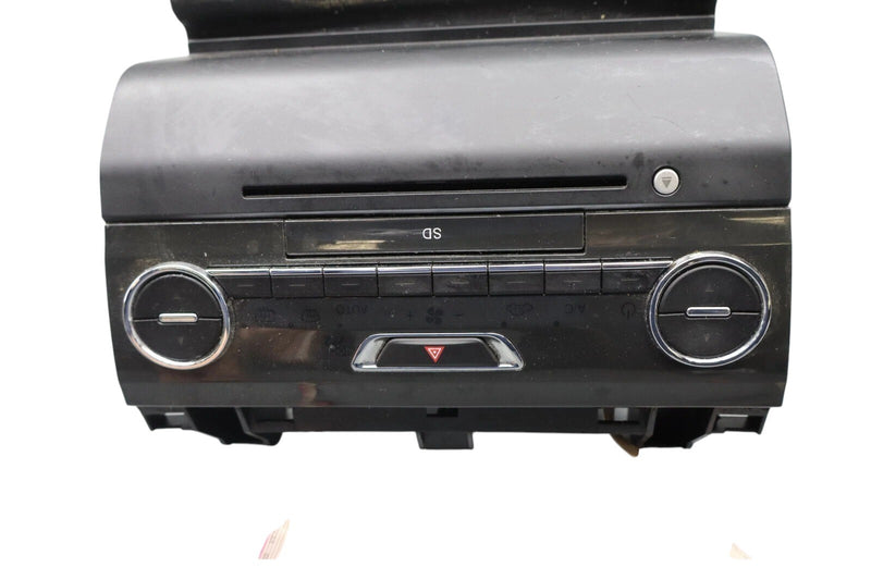 Load image into Gallery viewer, 14-17 Maserati Ghibli M157 Quattroporte M156 Head Unit FM CD Audio 670008491 Oem