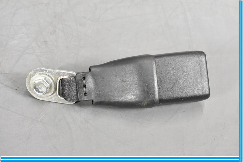 Load image into Gallery viewer, 07-12 Lexus LS460 Rear Left Driver Side Center Seat Belt Buckle 1046971 Oem
