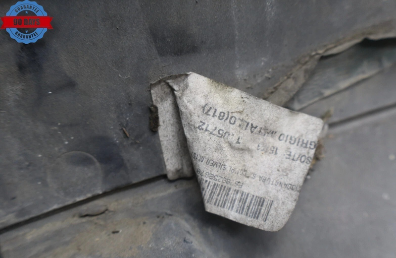 Load image into Gallery viewer, 14-20 Maserati Ghibli Left Driver Side Skirt Rocker Panel Molding Silver Oem