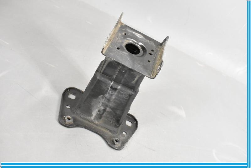 Load image into Gallery viewer, 06-12 Mercedes X164 GL550 ML550 Front Left Bumper Reinforcement Bracket Oem