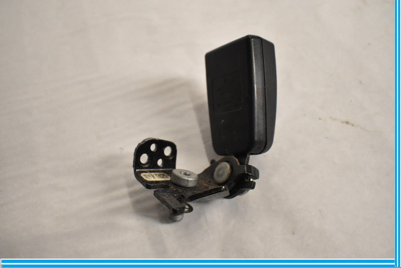 Load image into Gallery viewer, 15-20 Mercedes C300 W205 Rear Left Driver Seat Belt Buckle Black Oem