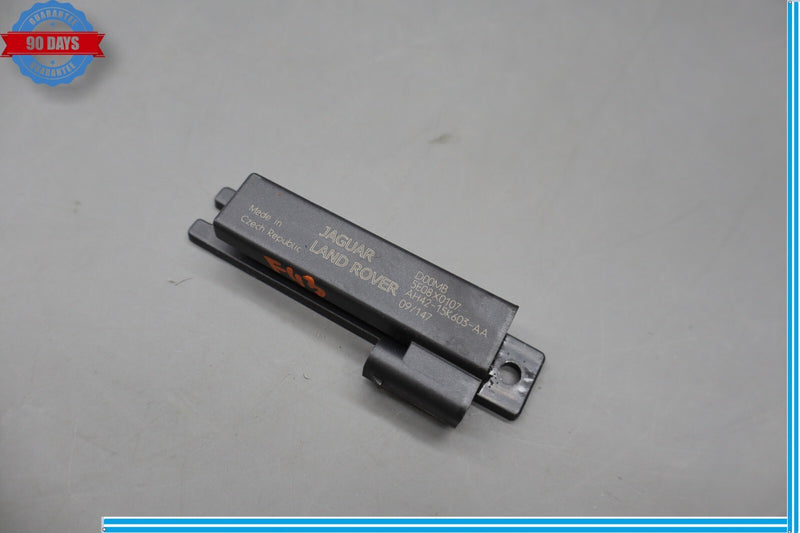 Load image into Gallery viewer, 10-12 Range Rover HSE Keyless Entry Antenna Control Module Black Oem