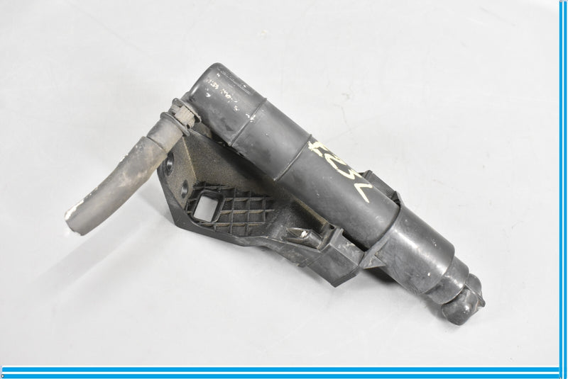 Load image into Gallery viewer, 07-12 Mercedes GL550 GL450 Front Left Side Headlight Washer Spray Nozzle Oem