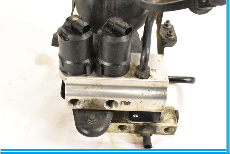 Load image into Gallery viewer, 03-06 Mercedes SL500 SL600 R230 Rear Hydraulic ABC Suspension Valve Block Oem