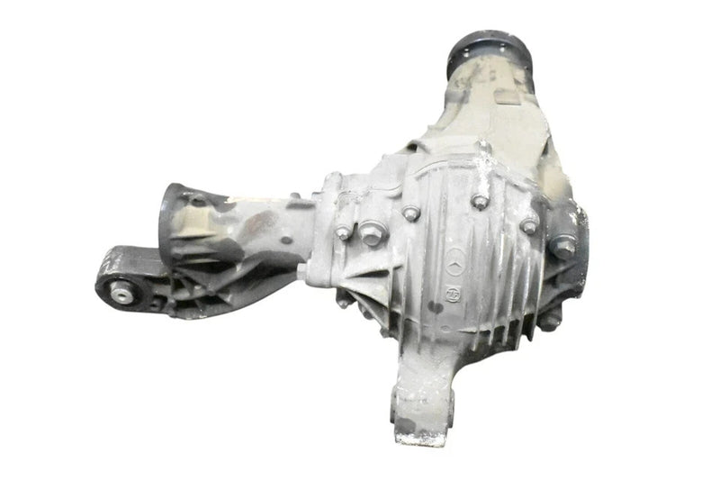 Load image into Gallery viewer, 06-13 Mercedes GL450 ML550 X164 Front Differential Axle Carrier 1643302202 Oem