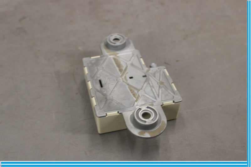 Load image into Gallery viewer, 09-15 BMW 750Li F01 F02 Antenna Amplifier Control Module Unit Oem