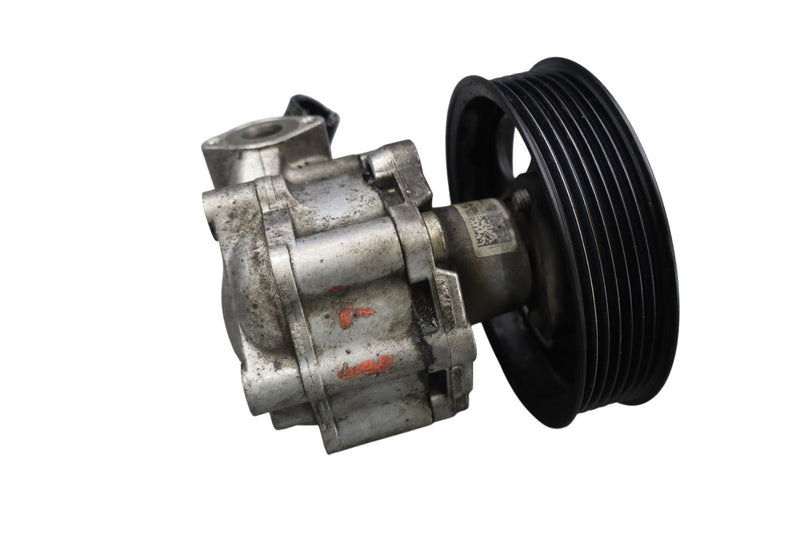Load image into Gallery viewer, 11-18 Porsche Cayenne 958 Engine Power Steering Pump W/ Pulley 7P0422154A Oem