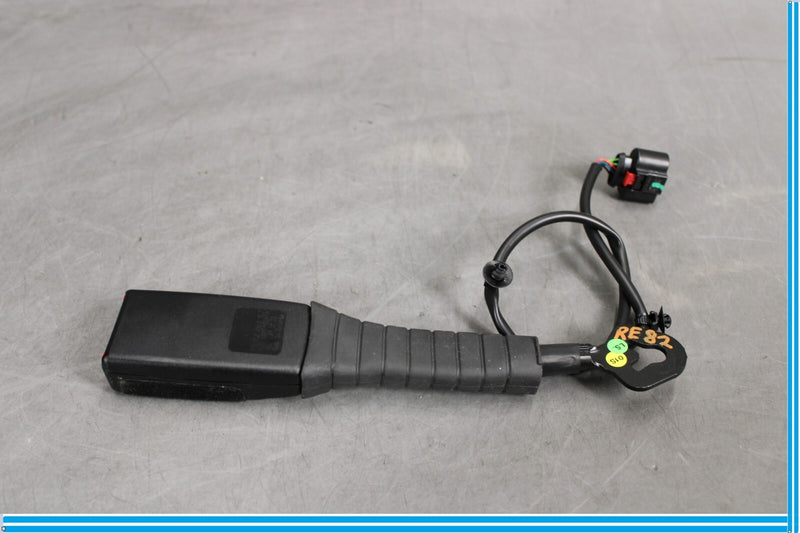 Load image into Gallery viewer, 11-18 Porsche Cayenne Front Right Passenger Side Seatbelt Seat Belt Buckle Oem