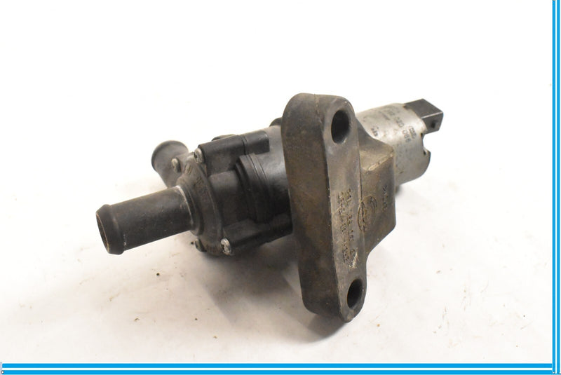 Load image into Gallery viewer, 09-11 Jaguar XF X250 AC A/C Air Conditioning Water Pump 2R8H18D473BC OEM