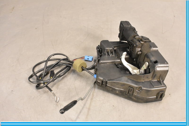 Load image into Gallery viewer, 06-11 Mercedes CLS550 W219 Rear Right Passenger Side Exterior Door Lock Oem