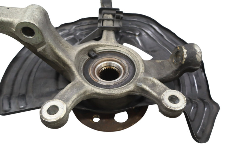 Load image into Gallery viewer, 14-19 Mercedes W117 CLA250 Front Right Side Spindle Knuckle Hub Bearing Oem