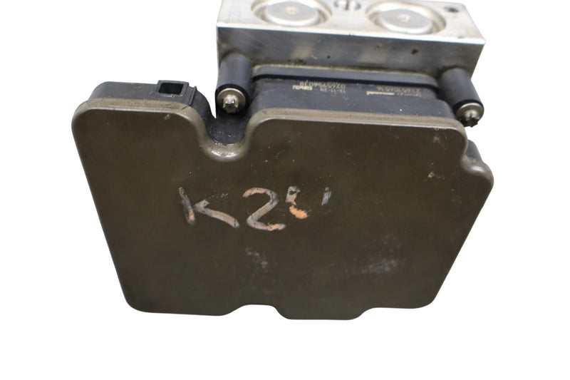 Load image into Gallery viewer, 14-17 Land Rover Range Rover ABS Anti-Lock Hydraulic Brake Pump Module Oem