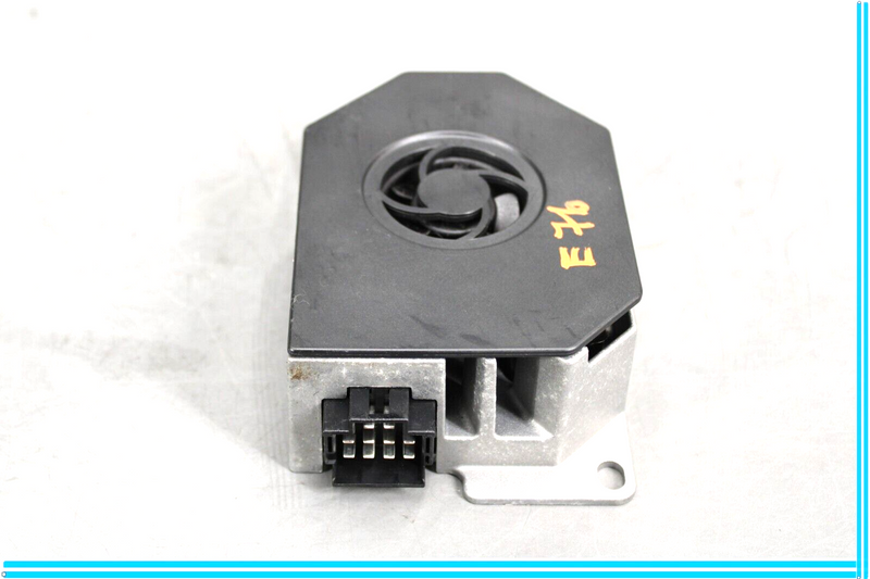 Load image into Gallery viewer, 09-11 Mercedes E350 CLS550 W212 Harman Becker Sub Subwoofer Amp Amplifier Oem