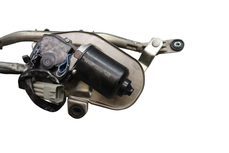 Load image into Gallery viewer, 03-13 Maserati Quattroporte M139 Front Windshield Wiper Linkage Arm Oem