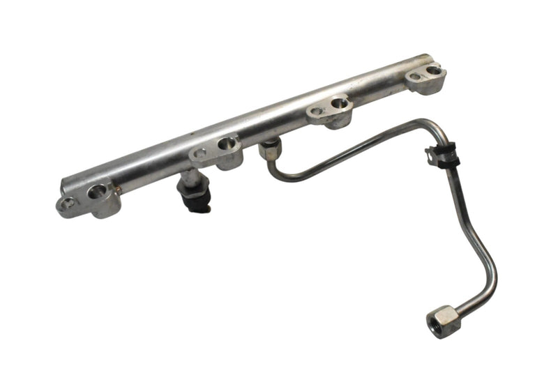 Load image into Gallery viewer, 14-20 Maserati Quattroporte GTS 3.8L V8 Fuel Rail w/ Injectors 000293546 Oem