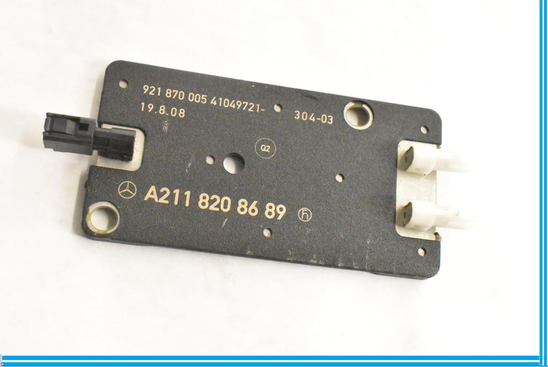 Load image into Gallery viewer, 03-06 MERCEDES W211 E500 E320 ANTENNA SIGNAL BOOSTER AMPLIFIER MODULE 2118208689