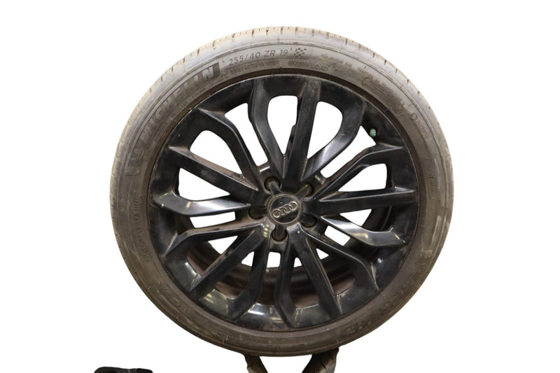 Load image into Gallery viewer, 12-18 Audi A6 A6 Quattro 19" inch Alloy Wheel Rim Set 8.5Jx19 255/40ZR 19 Oem