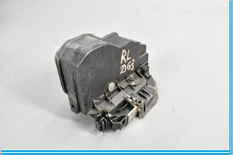 Load image into Gallery viewer, 10-18 BMW F10 F01 F02 750i Rear Left Driver Auto Close Door Lock Actuator Oem