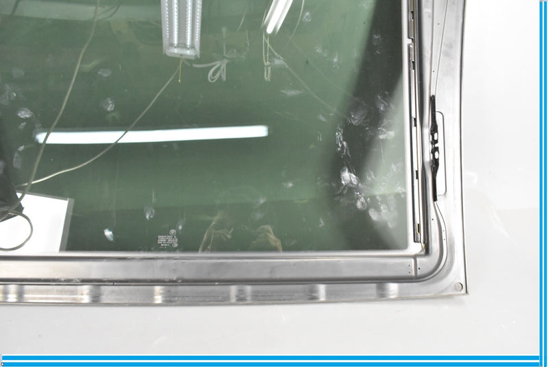 Load image into Gallery viewer, 12-18 BMW 650i 640i F06 Sunroof Moonroof Glass Window Roof Cover Oem